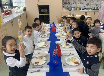 Tasting Western Food, Learning Table Manners —–Table Manners Activity at Hua Mei Wesley School